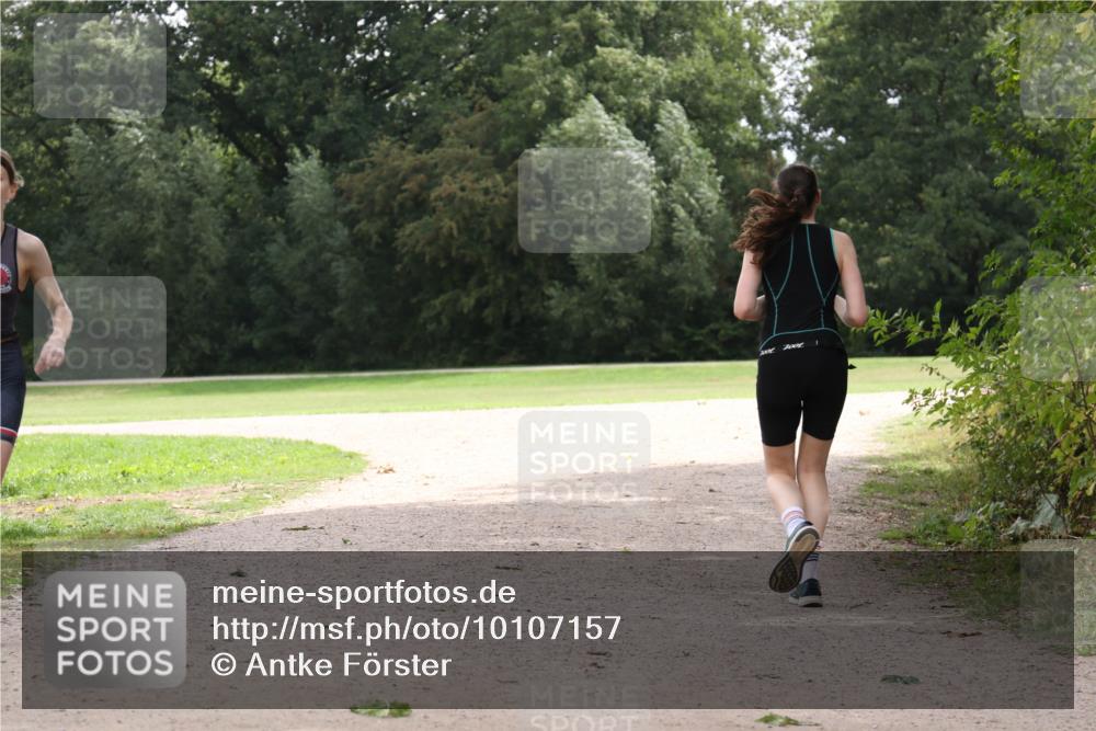 30.08.2026 - Elbe Triathlon Hamburg Antke Förster http://msf.ph/oto/10107157 30.08.2026 12:50:15 Laufen  meine-sportfotos.de