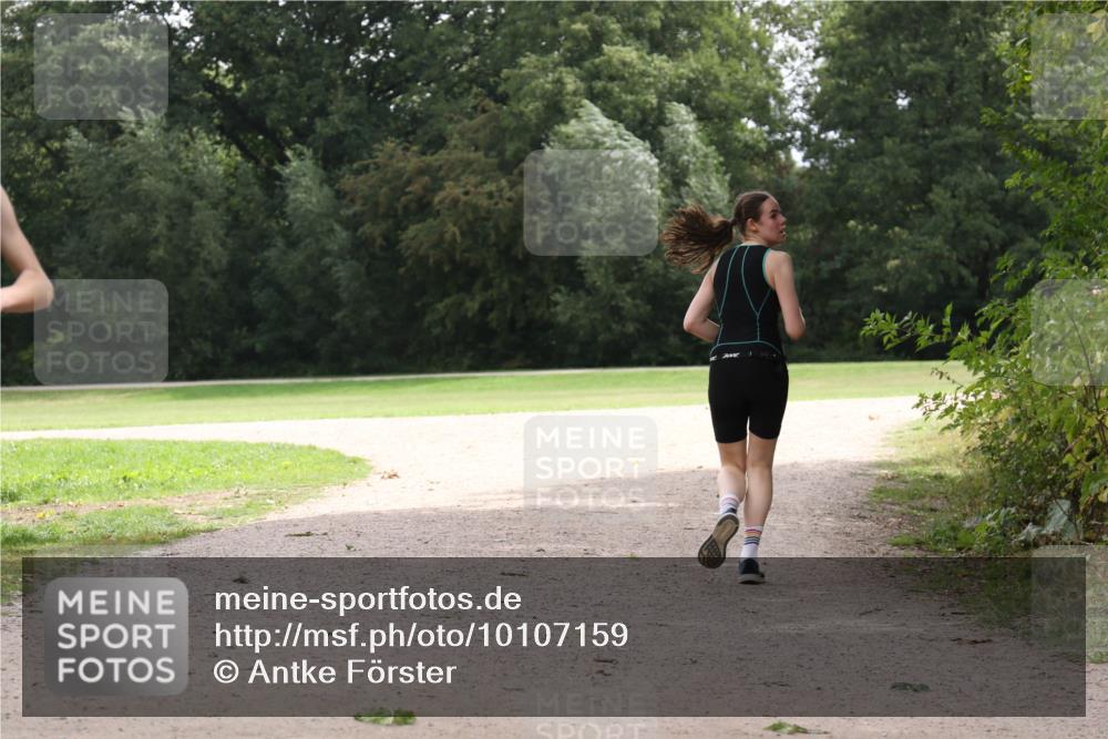 30.08.2026 - Elbe Triathlon Hamburg Antke Förster http://msf.ph/oto/10107159 30.08.2026 12:50:15 Laufen  meine-sportfotos.de