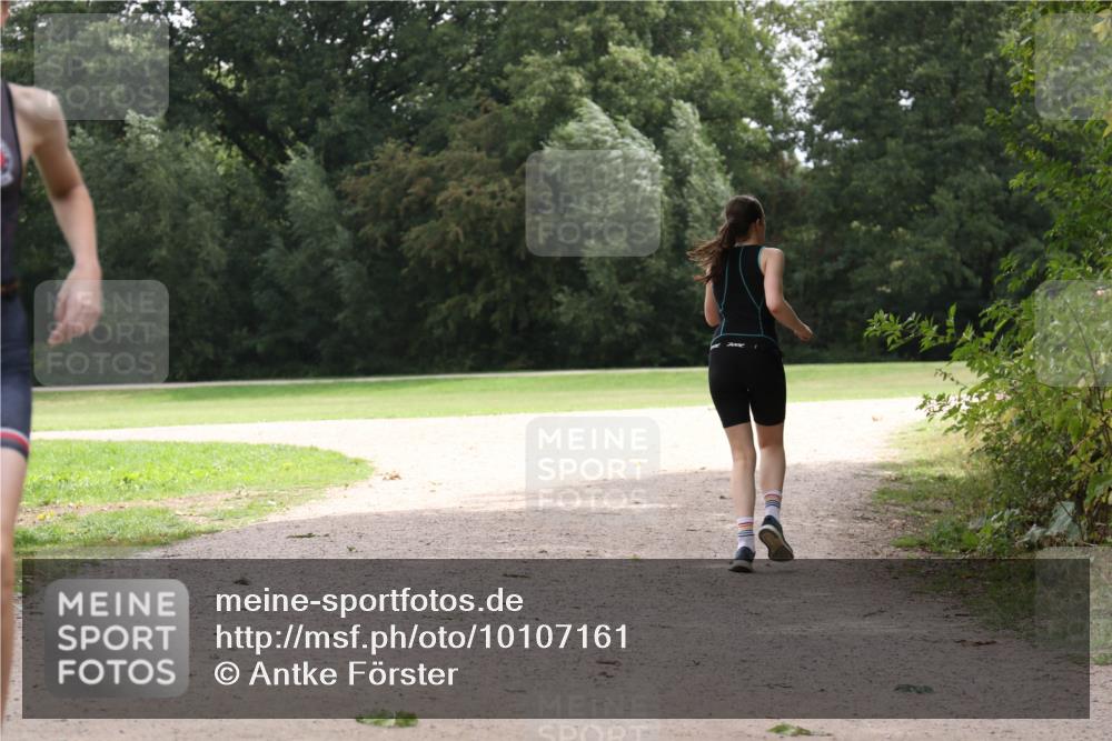 30.08.2026 - Elbe Triathlon Hamburg Antke Förster http://msf.ph/oto/10107161 30.08.2026 12:50:16 Laufen  meine-sportfotos.de
