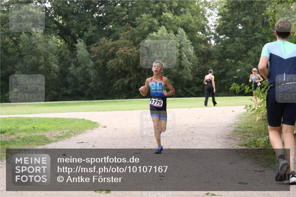 30.08.2026 - Elbe Triathlon Hamburg Antke Förster http://msf.ph/oto/10107167 30.08.2026 12:50:34 Laufen 1775 meine-sportfotos.de