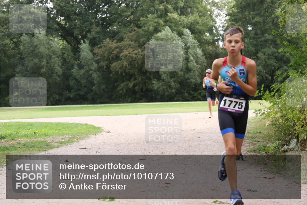 30.08.2026 - Elbe Triathlon Hamburg Antke Förster http://msf.ph/oto/10107173 30.08.2026 12:50:37 Laufen 1775 meine-sportfotos.de