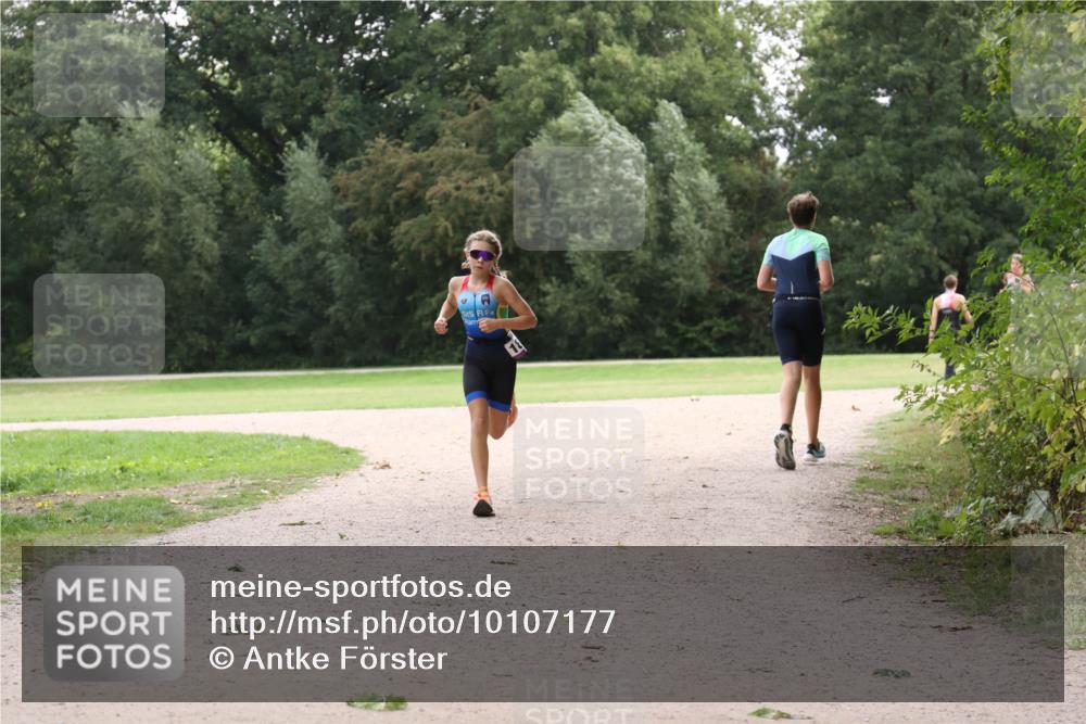 30.08.2026 - Elbe Triathlon Hamburg Antke Förster http://msf.ph/oto/10107177 30.08.2026 12:50:39 Laufen  meine-sportfotos.de