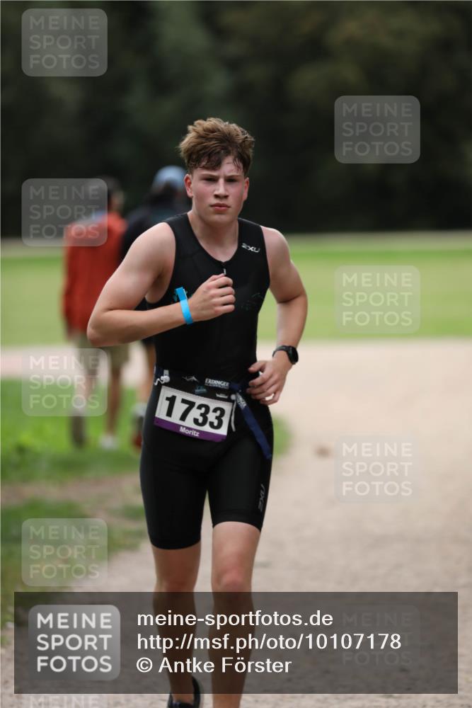 30.08.2026 - Elbe Triathlon Hamburg Antke Förster http://msf.ph/oto/10107178 30.08.2026 12:34:56 Laufen 1733 meine-sportfotos.de