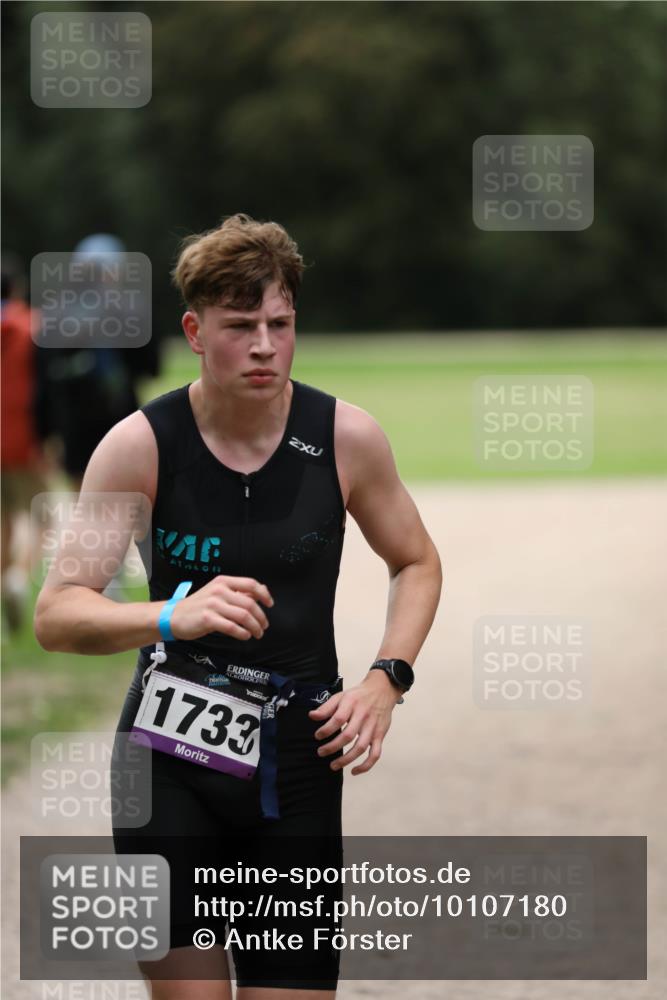 30.08.2026 - Elbe Triathlon Hamburg Antke Förster http://msf.ph/oto/10107180 30.08.2026 12:34:57 Laufen 1733 meine-sportfotos.de