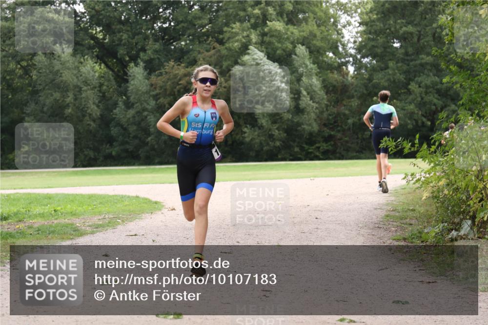 30.08.2026 - Elbe Triathlon Hamburg Antke Förster http://msf.ph/oto/10107183 30.08.2026 12:50:41 Laufen  meine-sportfotos.de