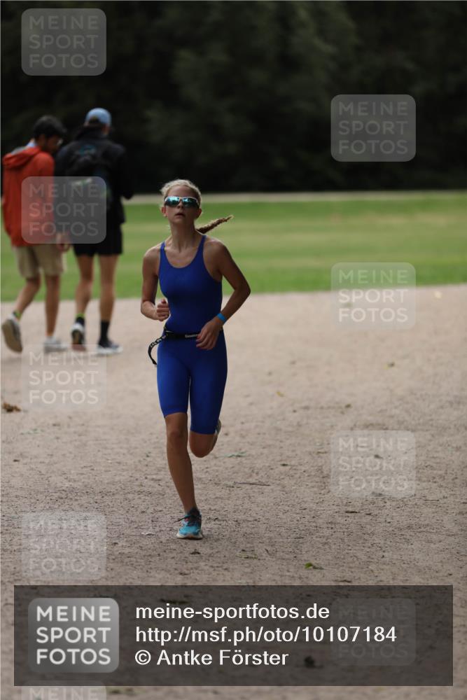 30.08.2026 - Elbe Triathlon Hamburg Antke Förster http://msf.ph/oto/10107184 30.08.2026 12:35:00 Laufen  meine-sportfotos.de