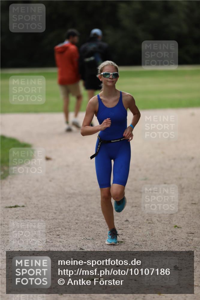 30.08.2026 - Elbe Triathlon Hamburg Antke Förster http://msf.ph/oto/10107186 30.08.2026 12:35:01 Laufen  meine-sportfotos.de