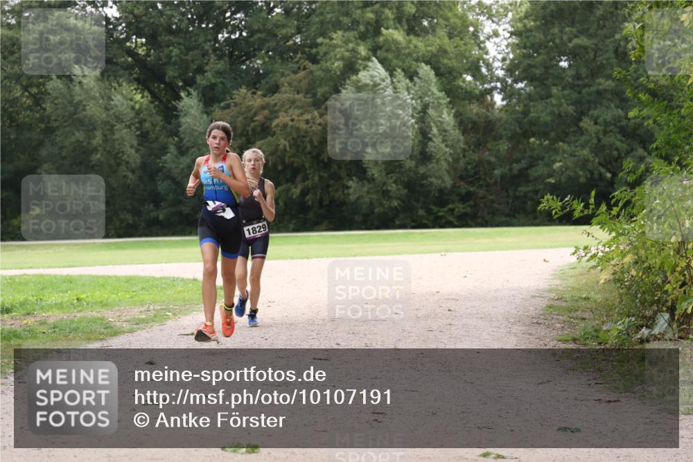 30.08.2026 - Elbe Triathlon Hamburg Antke Förster http://msf.ph/oto/10107191 30.08.2026 12:50:48 Laufen 1829 meine-sportfotos.de