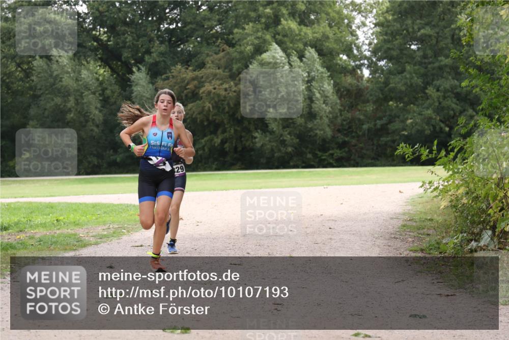 30.08.2026 - Elbe Triathlon Hamburg Antke Förster http://msf.ph/oto/10107193 30.08.2026 12:50:48 Laufen 29 meine-sportfotos.de