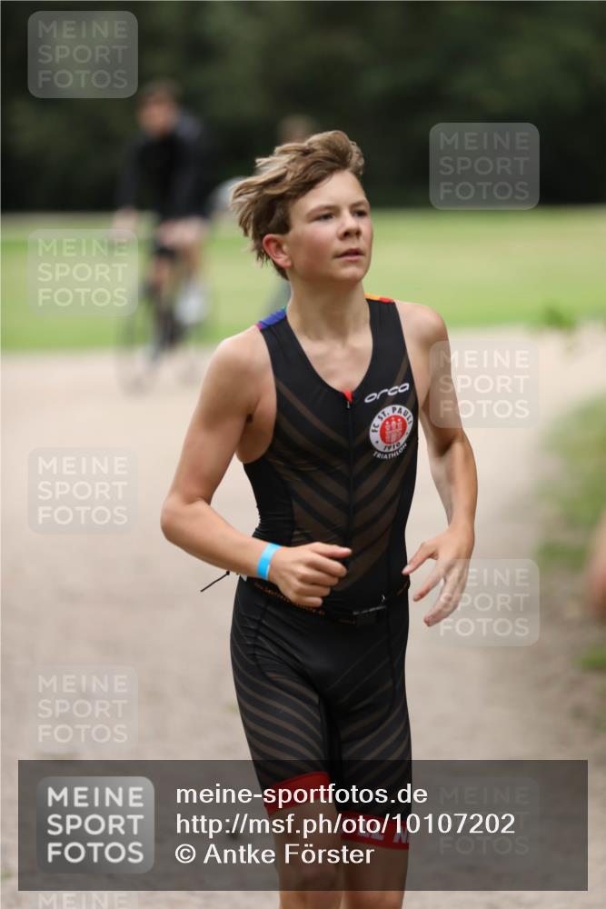30.08.2026 - Elbe Triathlon Hamburg Antke Förster http://msf.ph/oto/10107202 30.08.2026 12:35:20 Laufen 1910 meine-sportfotos.de