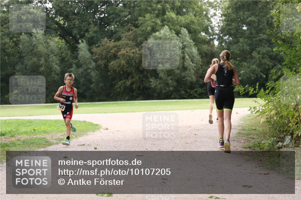 30.08.2026 - Elbe Triathlon Hamburg Antke Förster http://msf.ph/oto/10107205 30.08.2026 12:50:56 Laufen 342 meine-sportfotos.de
