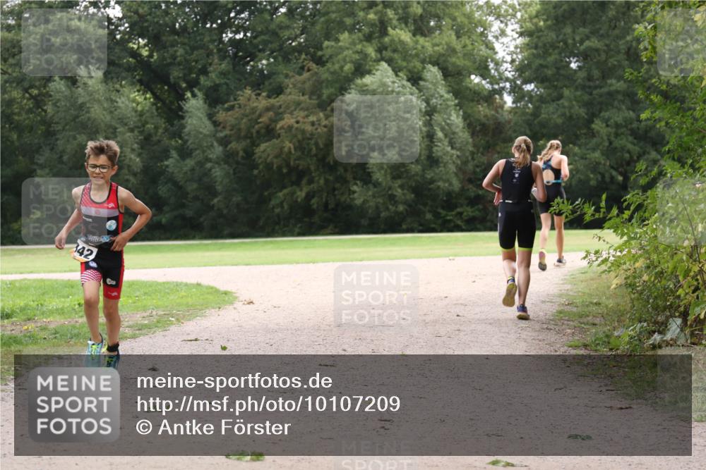 30.08.2026 - Elbe Triathlon Hamburg Antke Förster http://msf.ph/oto/10107209 30.08.2026 12:50:57 Laufen  meine-sportfotos.de