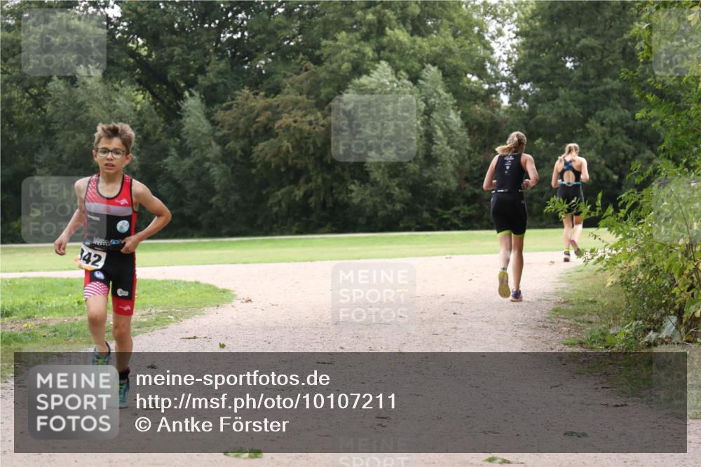 30.08.2026 - Elbe Triathlon Hamburg Antke Förster http://msf.ph/oto/10107211 30.08.2026 12:50:58 Laufen 342 meine-sportfotos.de