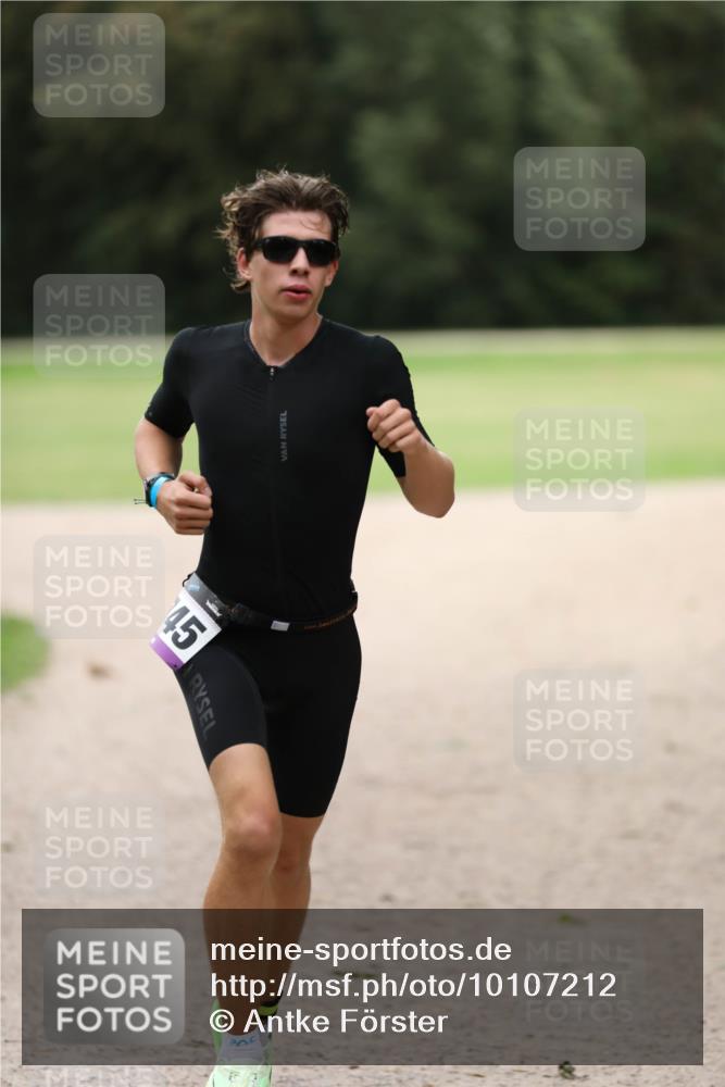 30.08.2026 - Elbe Triathlon Hamburg Antke Förster http://msf.ph/oto/10107212 30.08.2026 12:35:46 Laufen 45 meine-sportfotos.de