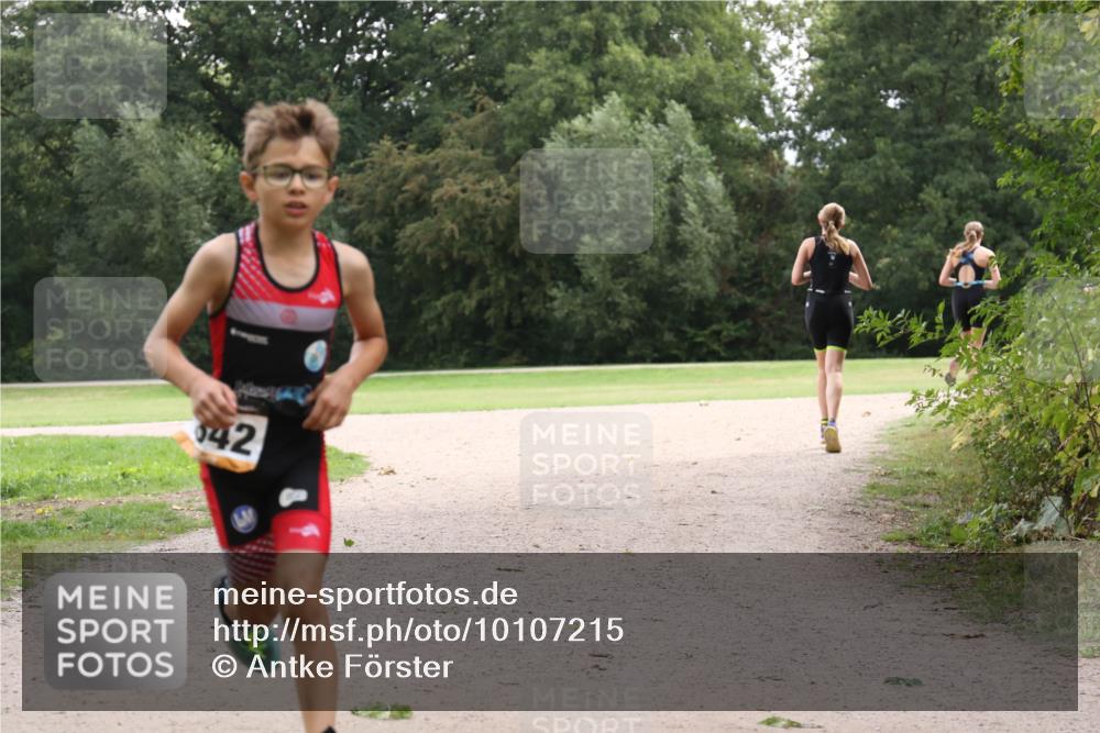 30.08.2026 - Elbe Triathlon Hamburg Antke Förster http://msf.ph/oto/10107215 30.08.2026 12:50:59 Laufen 42 meine-sportfotos.de
