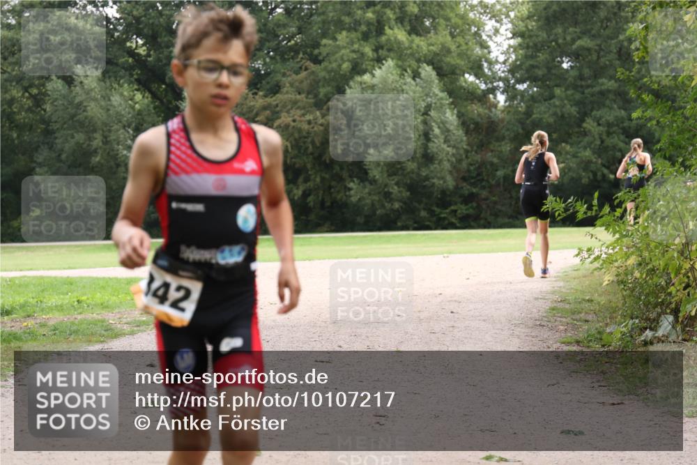 30.08.2026 - Elbe Triathlon Hamburg Antke Förster http://msf.ph/oto/10107217 30.08.2026 12:51:00 Laufen 142 meine-sportfotos.de