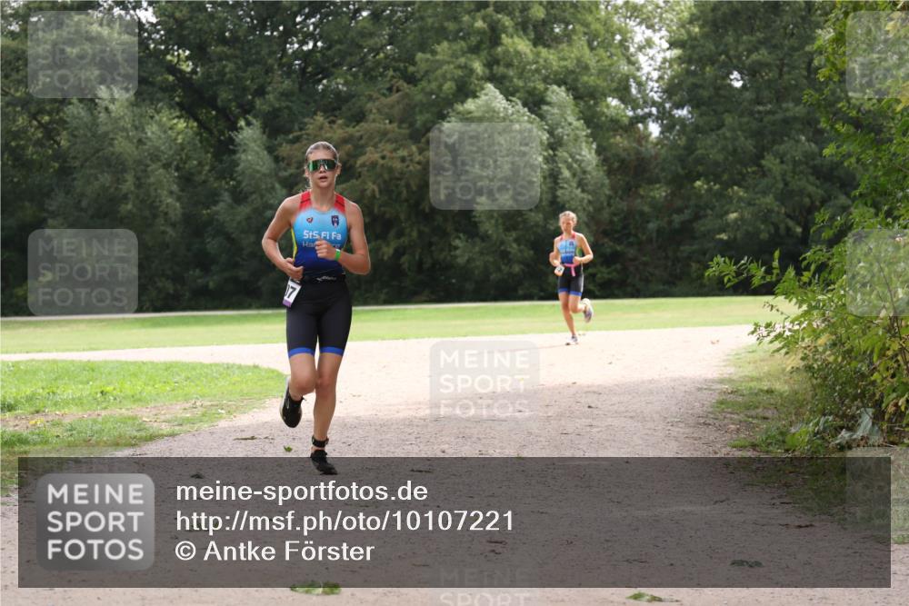 30.08.2026 - Elbe Triathlon Hamburg Antke Förster http://msf.ph/oto/10107221 30.08.2026 12:51:14 Laufen  meine-sportfotos.de
