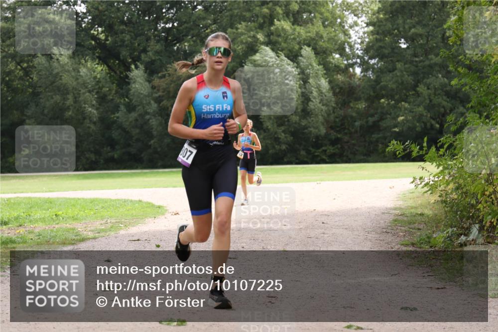 30.08.2026 - Elbe Triathlon Hamburg Antke Förster http://msf.ph/oto/10107225 30.08.2026 12:51:15 Laufen 807 meine-sportfotos.de