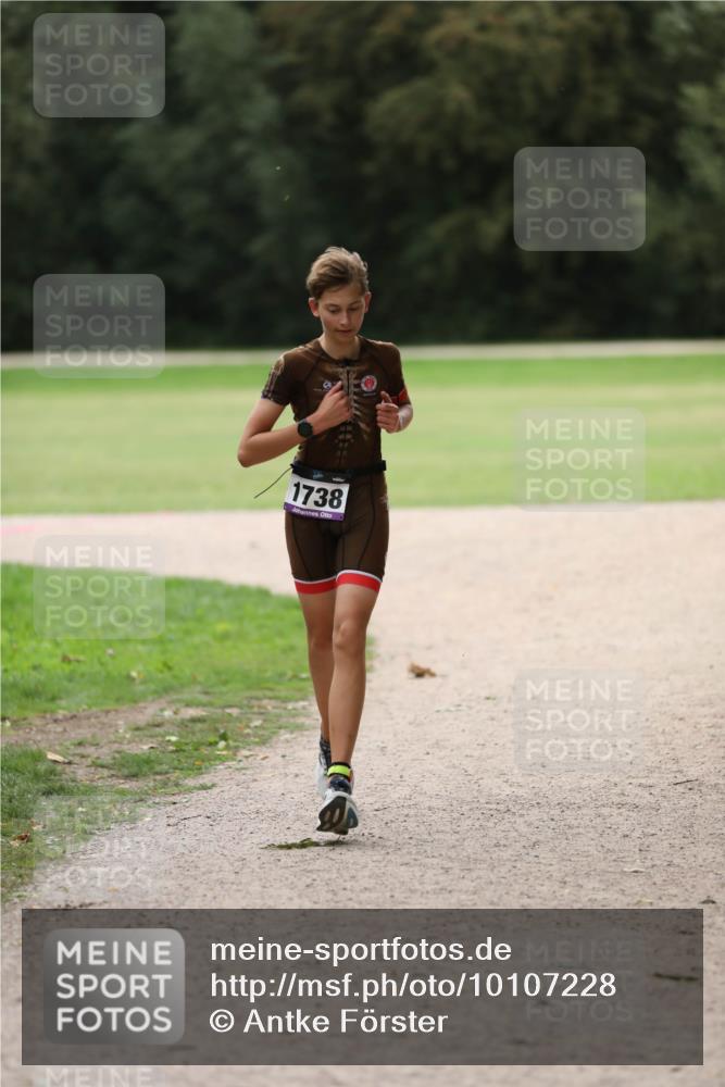 30.08.2026 - Elbe Triathlon Hamburg Antke Förster http://msf.ph/oto/10107228 30.08.2026 12:36:00 Laufen 1738 meine-sportfotos.de