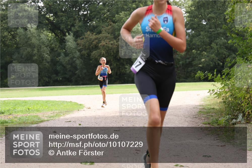 30.08.2026 - Elbe Triathlon Hamburg Antke Förster http://msf.ph/oto/10107229 30.08.2026 12:51:16 Laufen 852 meine-sportfotos.de