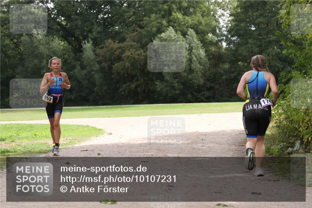 30.08.2026 - Elbe Triathlon Hamburg Antke Förster http://msf.ph/oto/10107231 30.08.2026 12:51:19 Laufen 852, 176 meine-sportfotos.de