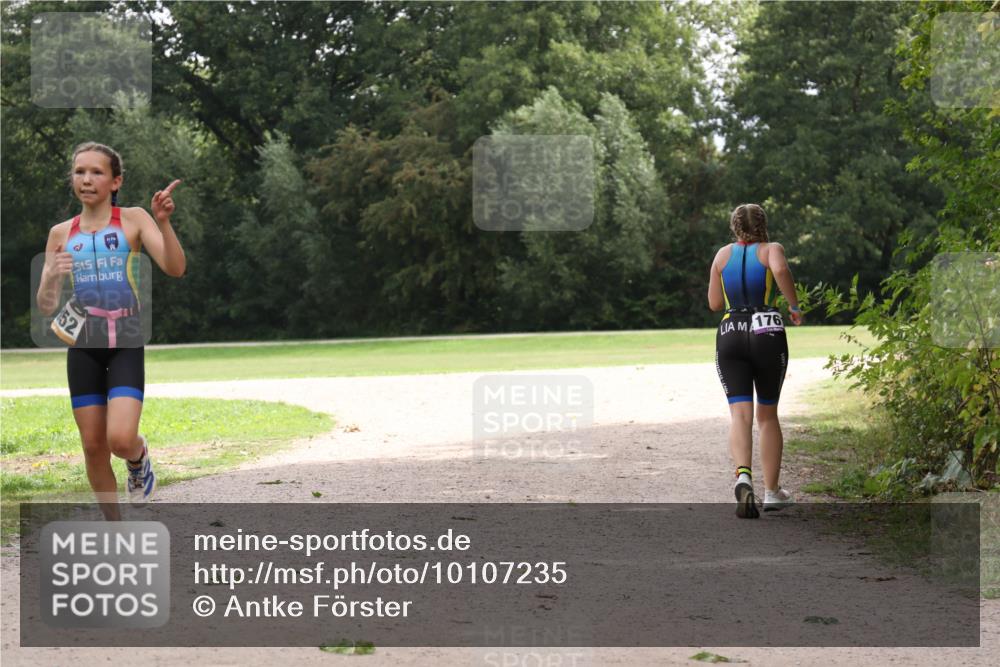 30.08.2026 - Elbe Triathlon Hamburg Antke Förster http://msf.ph/oto/10107235 30.08.2026 12:51:20 Laufen 52, 176 meine-sportfotos.de