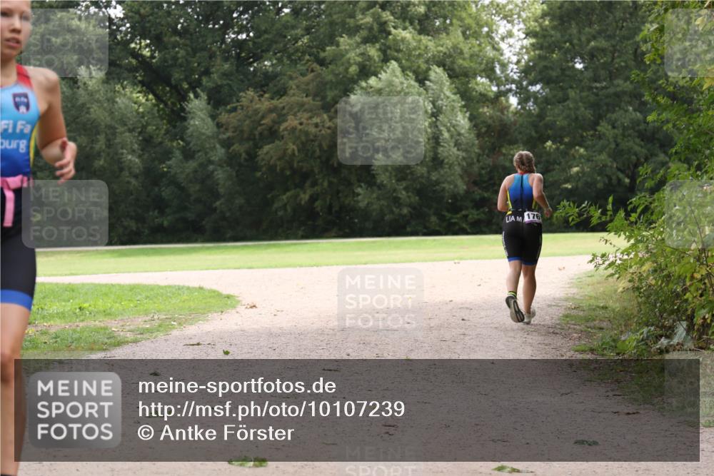 30.08.2026 - Elbe Triathlon Hamburg Antke Förster http://msf.ph/oto/10107239 30.08.2026 12:51:21 Laufen 12, 176 meine-sportfotos.de