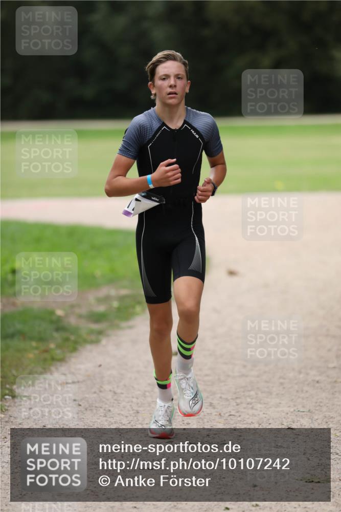 30.08.2026 - Elbe Triathlon Hamburg Antke Förster http://msf.ph/oto/10107242 30.08.2026 12:36:05 Laufen  meine-sportfotos.de