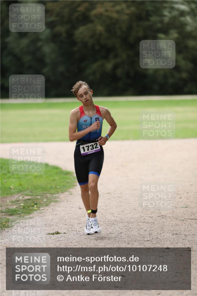 30.08.2026 - Elbe Triathlon Hamburg Antke Förster http://msf.ph/oto/10107248 30.08.2026 12:36:09 Laufen 1732 meine-sportfotos.de