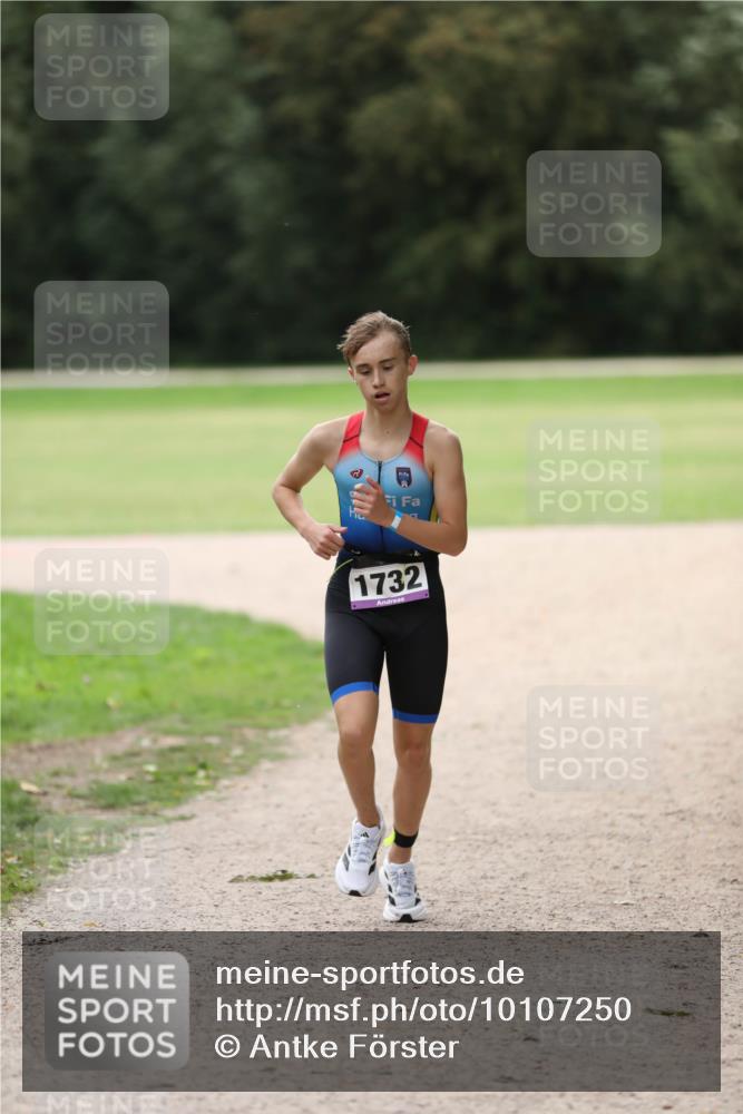30.08.2026 - Elbe Triathlon Hamburg Antke Förster http://msf.ph/oto/10107250 30.08.2026 12:36:09 Laufen 1732 meine-sportfotos.de
