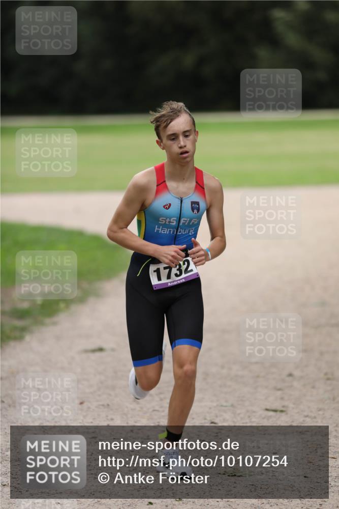 30.08.2026 - Elbe Triathlon Hamburg Antke Förster http://msf.ph/oto/10107254 30.08.2026 12:36:10 Laufen 1732 meine-sportfotos.de