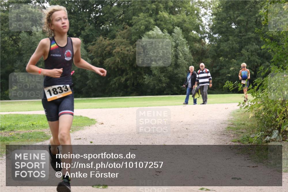 30.08.2026 - Elbe Triathlon Hamburg Antke Förster http://msf.ph/oto/10107257 30.08.2026 12:51:41 Laufen 1833 meine-sportfotos.de