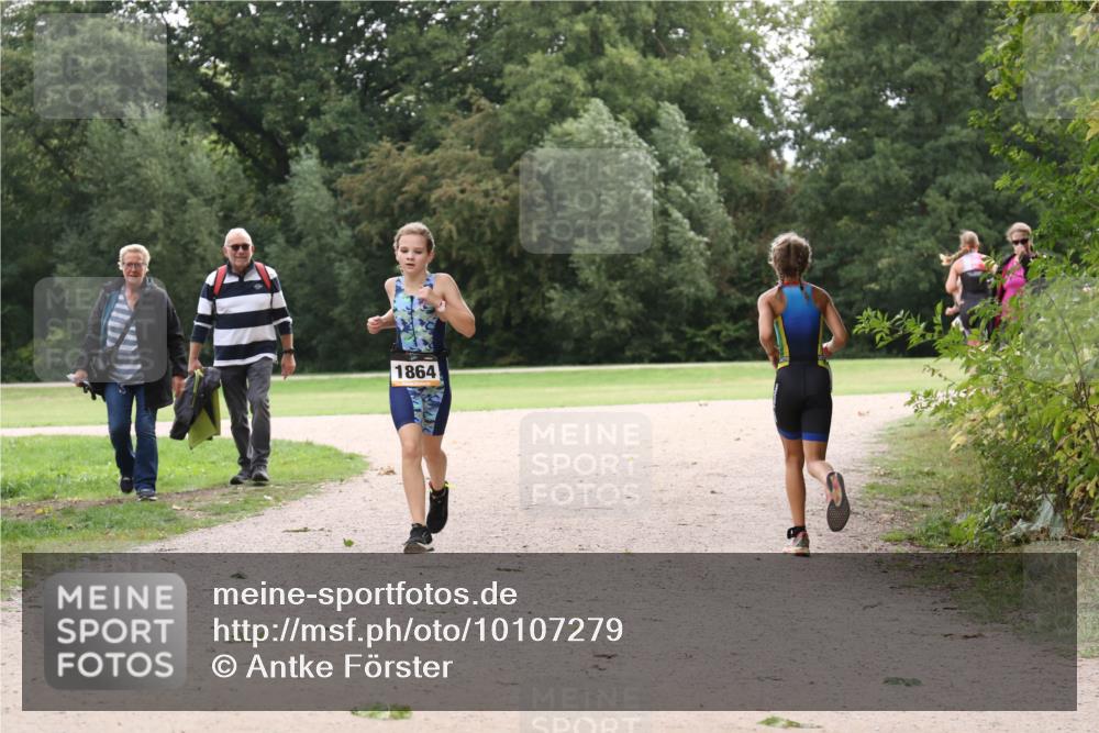 30.08.2026 - Elbe Triathlon Hamburg Antke Förster http://msf.ph/oto/10107279 30.08.2026 12:51:58 Laufen 1864 meine-sportfotos.de