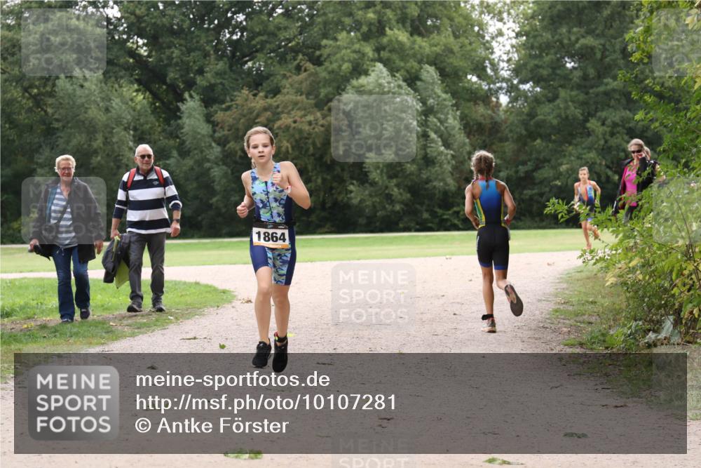 30.08.2026 - Elbe Triathlon Hamburg Antke Förster http://msf.ph/oto/10107281 30.08.2026 12:51:58 Laufen 1864 meine-sportfotos.de