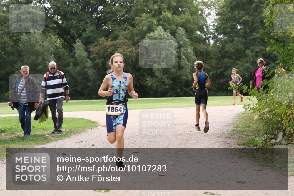 30.08.2026 - Elbe Triathlon Hamburg Antke Förster http://msf.ph/oto/10107283 30.08.2026 12:51:59 Laufen 1864 meine-sportfotos.de