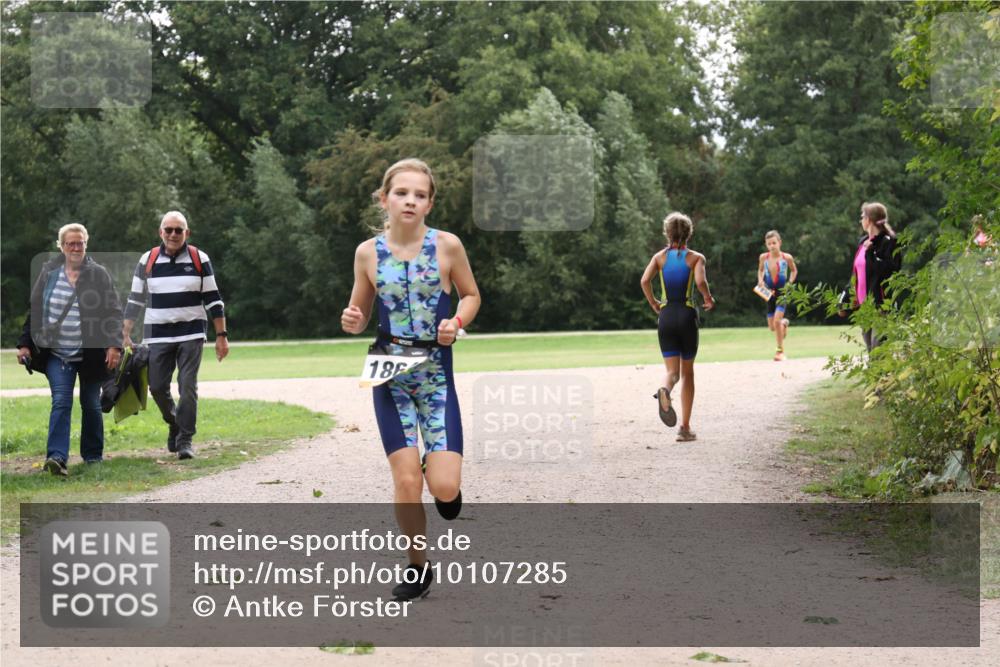 30.08.2026 - Elbe Triathlon Hamburg Antke Förster http://msf.ph/oto/10107285 30.08.2026 12:51:59 Laufen 18 meine-sportfotos.de
