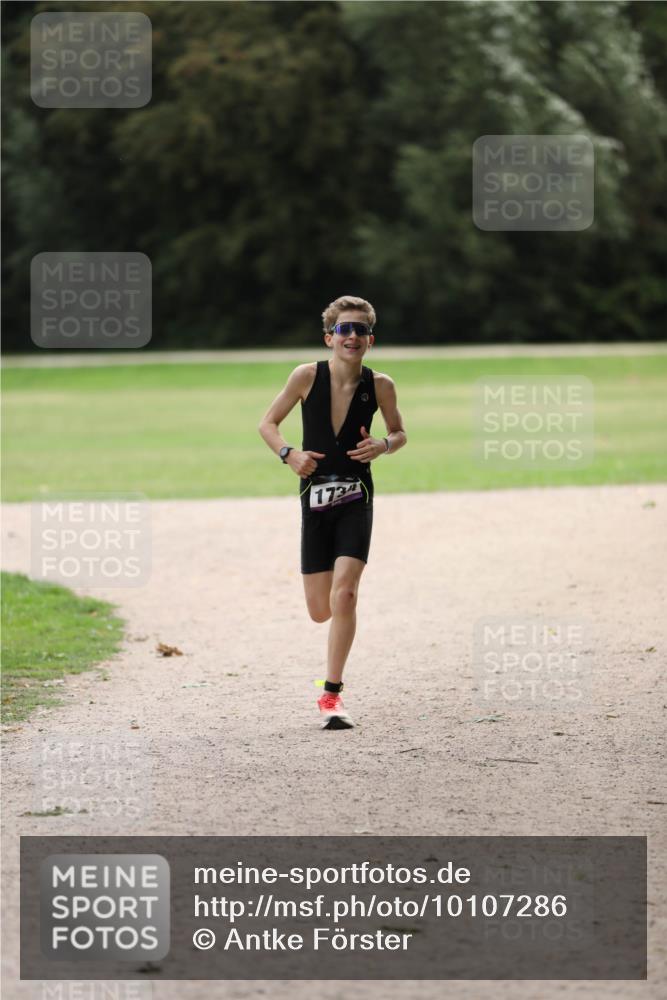 30.08.2026 - Elbe Triathlon Hamburg Antke Förster http://msf.ph/oto/10107286 30.08.2026 12:38:16 Laufen 1734 meine-sportfotos.de
