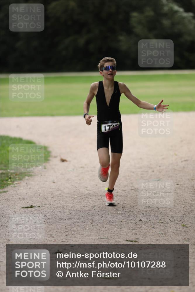 30.08.2026 - Elbe Triathlon Hamburg Antke Förster http://msf.ph/oto/10107288 30.08.2026 12:38:16 Laufen 173 meine-sportfotos.de