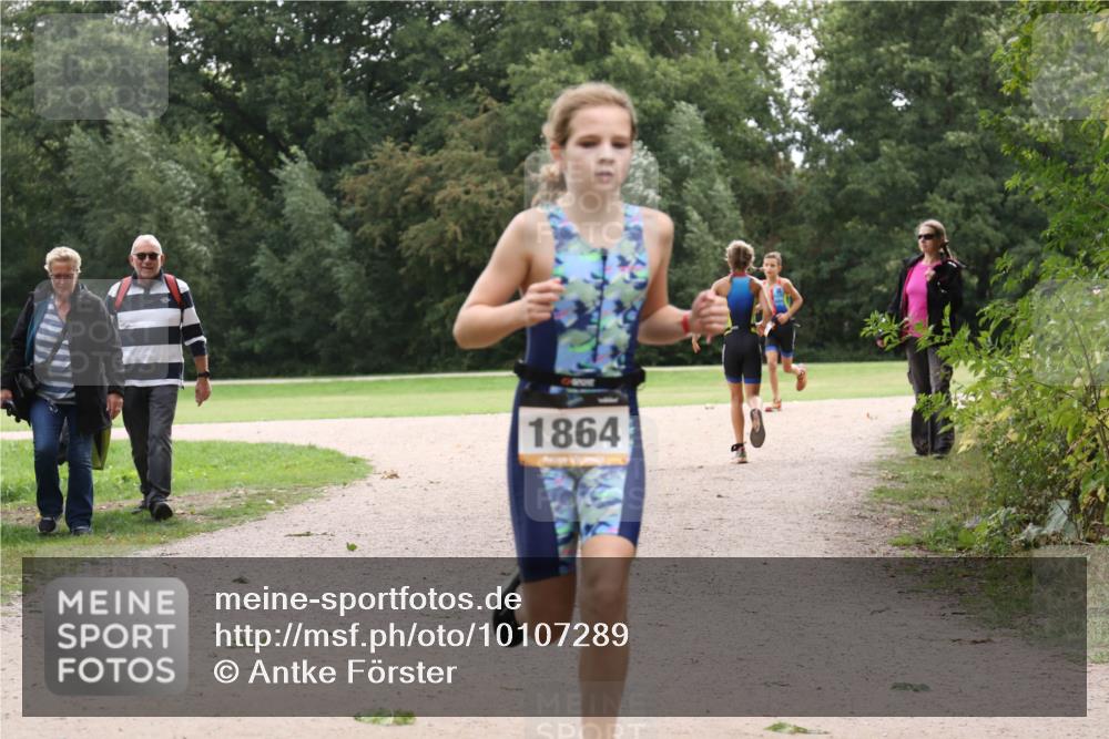 30.08.2026 - Elbe Triathlon Hamburg Antke Förster http://msf.ph/oto/10107289 30.08.2026 12:52:00 Laufen 1864 meine-sportfotos.de