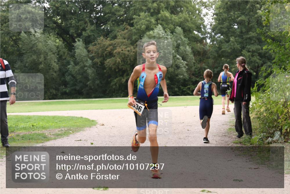 30.08.2026 - Elbe Triathlon Hamburg Antke Förster http://msf.ph/oto/10107297 30.08.2026 12:52:07 Laufen 36 meine-sportfotos.de