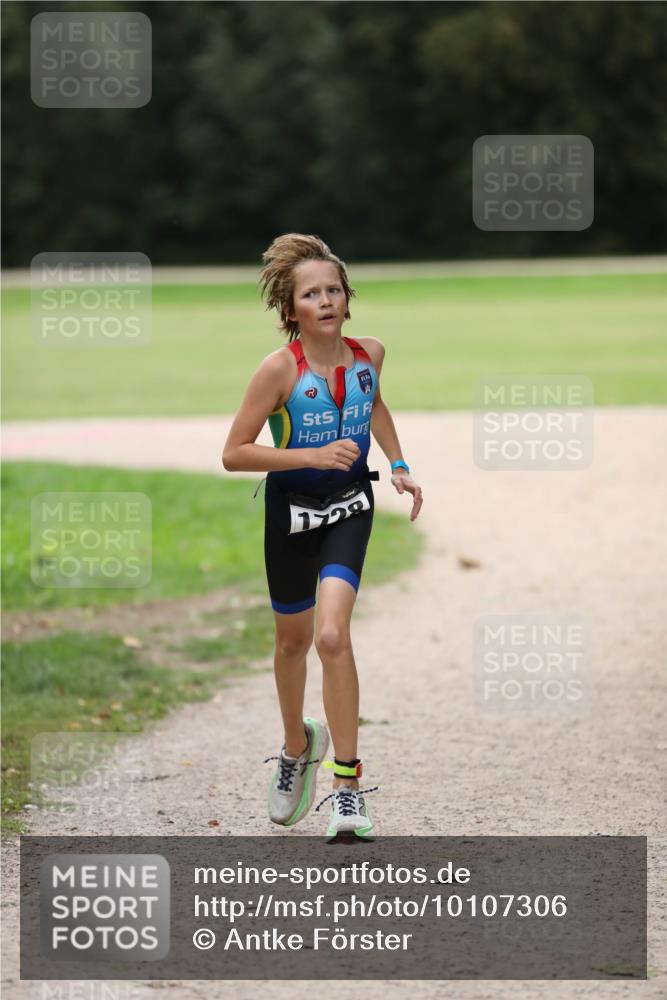 30.08.2026 - Elbe Triathlon Hamburg Antke Förster http://msf.ph/oto/10107306 30.08.2026 12:38:34 Laufen 7739 meine-sportfotos.de
