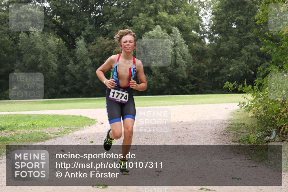 30.08.2026 - Elbe Triathlon Hamburg Antke Förster http://msf.ph/oto/10107311 30.08.2026 12:52:28 Laufen 1774 meine-sportfotos.de