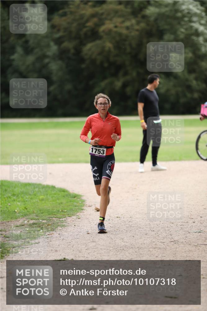 30.08.2026 - Elbe Triathlon Hamburg Antke Förster http://msf.ph/oto/10107318 30.08.2026 12:38:55 Laufen 1753 meine-sportfotos.de