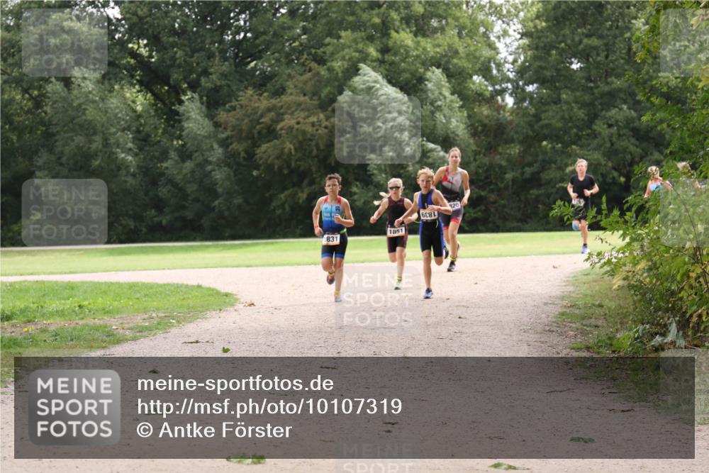 30.08.2026 - Elbe Triathlon Hamburg Antke Förster http://msf.ph/oto/10107319 30.08.2026 12:52:36 Laufen 920, 6881, 831, 1851 meine-sportfotos.de