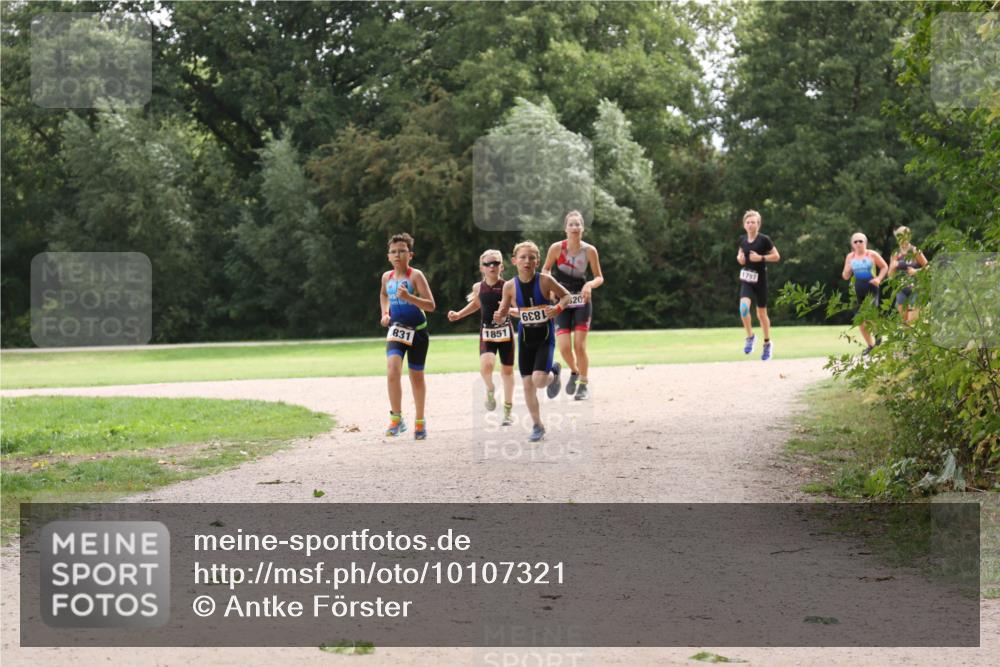 30.08.2026 - Elbe Triathlon Hamburg Antke Förster http://msf.ph/oto/10107321 30.08.2026 12:52:36 Laufen 1797, 20, 6881, 831, 1851 meine-sportfotos.de