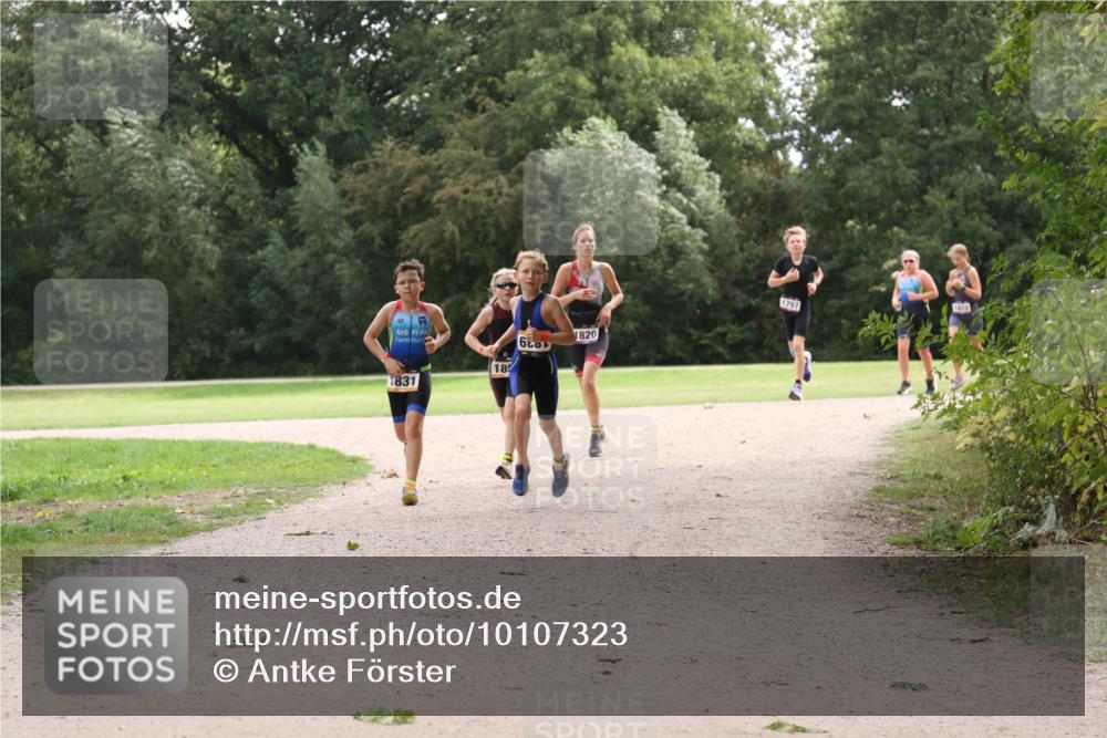 30.08.2026 - Elbe Triathlon Hamburg Antke Förster http://msf.ph/oto/10107323 30.08.2026 12:52:37 Laufen 1831, 18, 1820, 1822, 1797 meine-sportfotos.de