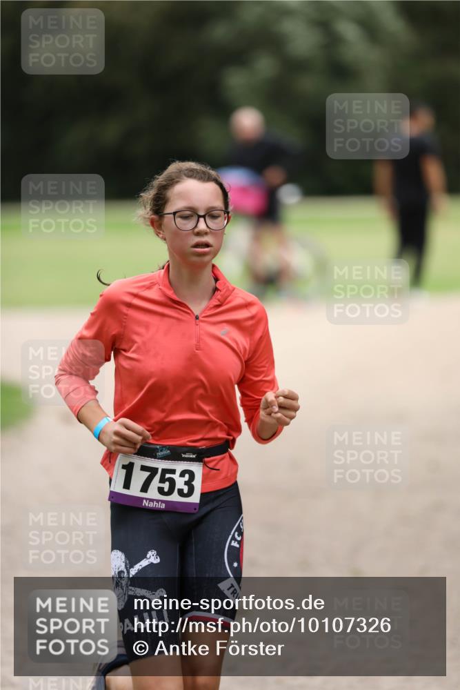 30.08.2026 - Elbe Triathlon Hamburg Antke Förster http://msf.ph/oto/10107326 30.08.2026 12:38:58 Laufen 1753 meine-sportfotos.de
