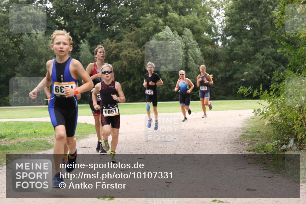 30.08.2026 - Elbe Triathlon Hamburg Antke Förster http://msf.ph/oto/10107331 30.08.2026 12:52:40 Laufen 39, 23, 1851, 1797, 1822 meine-sportfotos.de