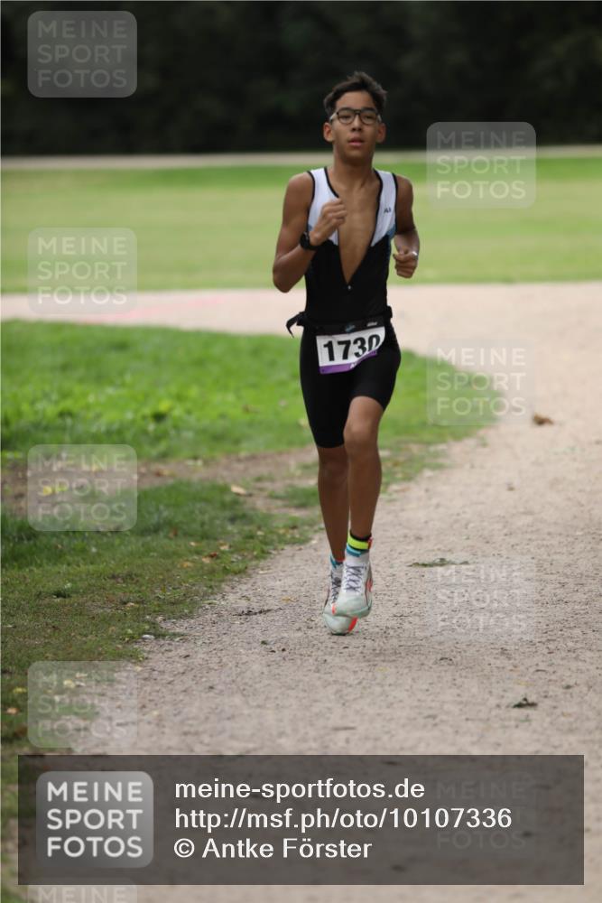 30.08.2026 - Elbe Triathlon Hamburg Antke Förster http://msf.ph/oto/10107336 30.08.2026 12:39:22 Laufen 1730 meine-sportfotos.de