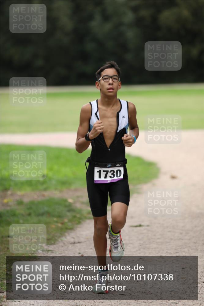 30.08.2026 - Elbe Triathlon Hamburg Antke Förster http://msf.ph/oto/10107338 30.08.2026 12:39:23 Laufen 1730 meine-sportfotos.de